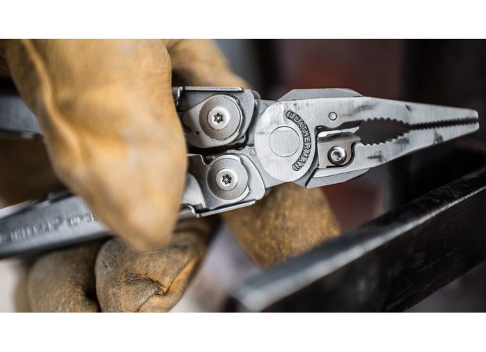 Leatherman SURGE Multitool 21 narzędzi stal nierdzewna