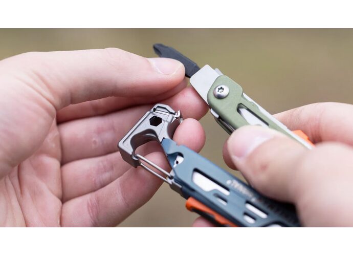 Leatherman SIGNAL Coyote Multitool 19 narzędzi stal nierdzewna