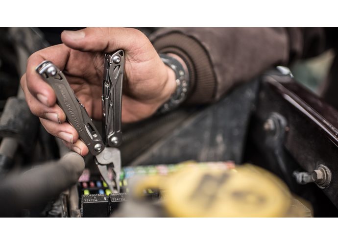Leatherman WINGMAN Multitool 14 narzędzi stal nierdzewna