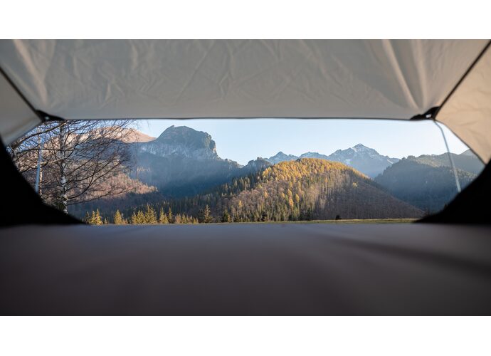 Zestaw POWYSTAWOWY Yakima SkyRise M HD - namiot całoroczny na samochód + aneks