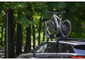 Menabo Clover SX Czarny aluminiowy uchwyt rowerowy na dach do e-bike (lewostronny)
