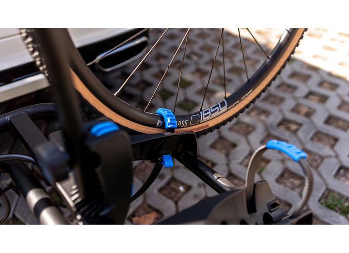 Hapro Atlas Premium III - platforma rowerowa na 3 rowery odchylana