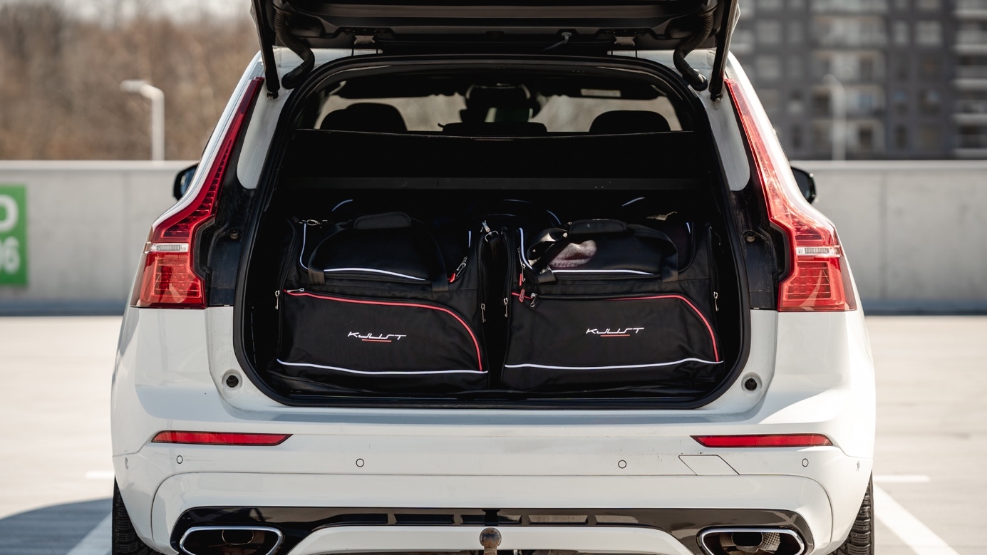bagażnika samochodu Kjust