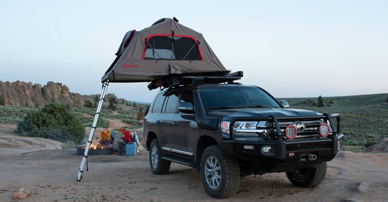 Namiot dachowy Yakima SkyRise – wyższy poziom campingu!